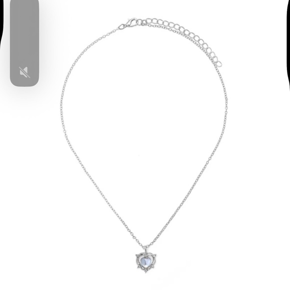 Elegant Silver Color Heart Pendant Necklace - Picture 5 of 7